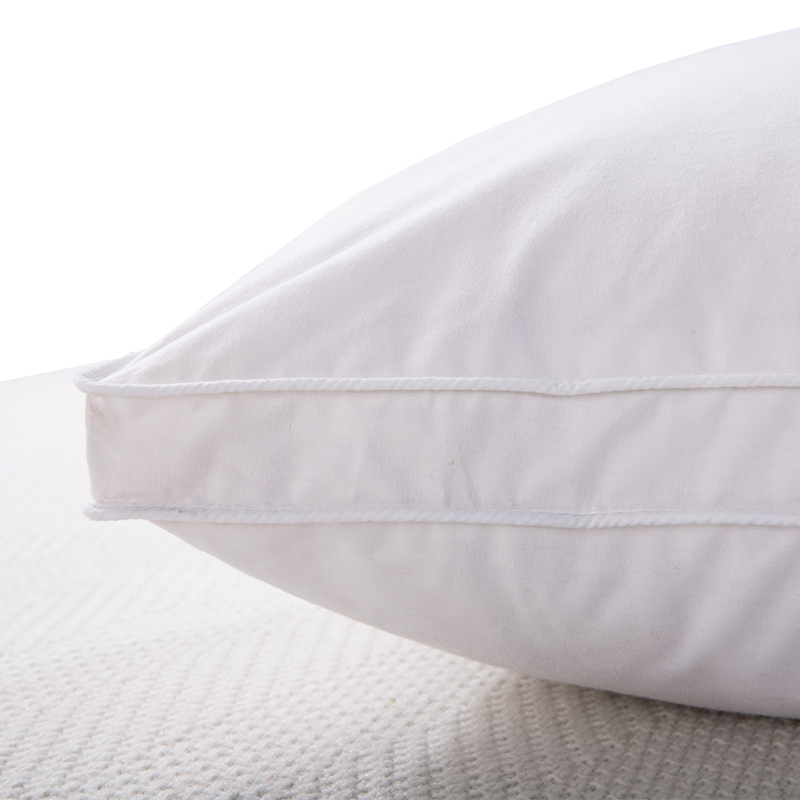 Three-dimensional edge down pillow